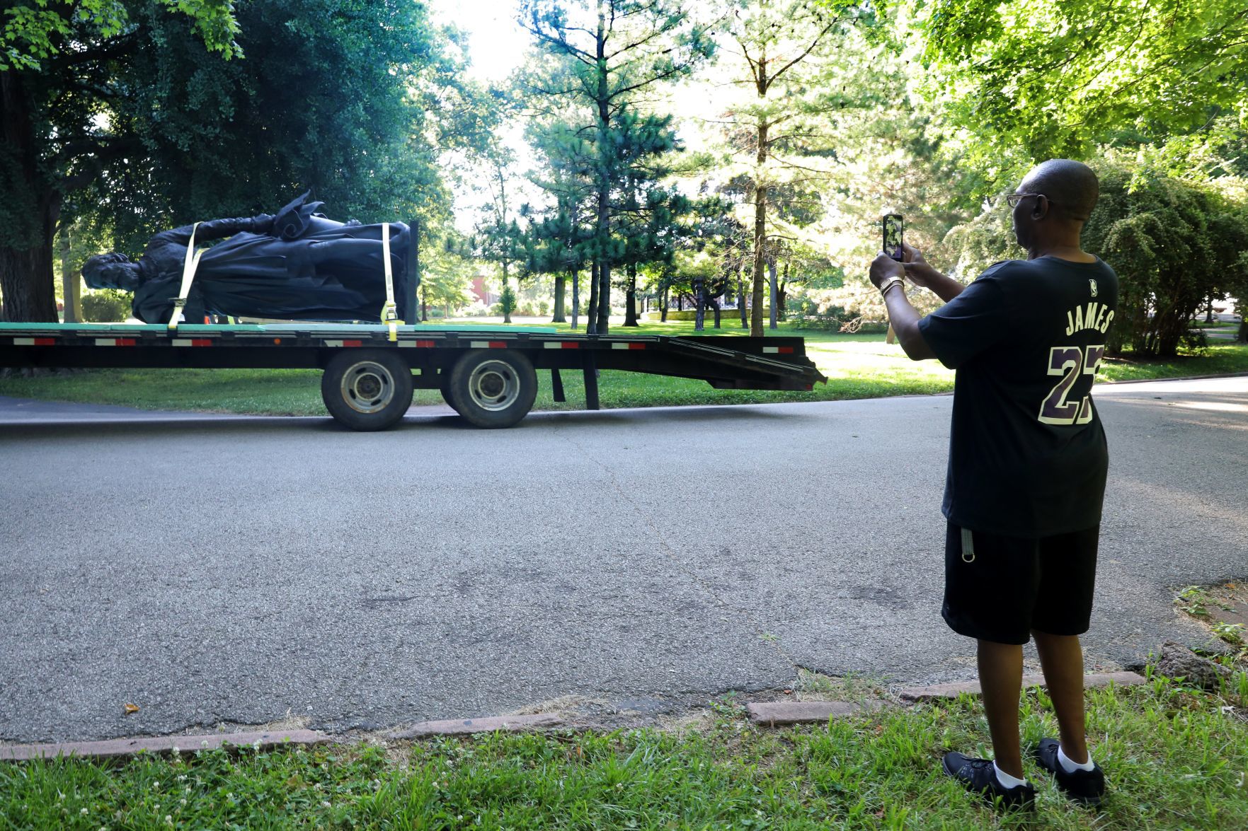 Christopher Columbus statue removed from Tower Grove Park